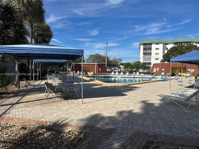 Building Photo - 4740 NW 21st St