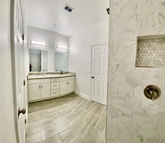 Building Photo - 10006 Massey St