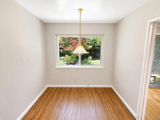 Building Photo - Bright & Spacious 3-Bedroom Home with Expansive Yard in Sacramento