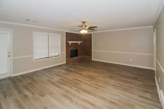 Building Photo - 7181 Autumn Song Dr