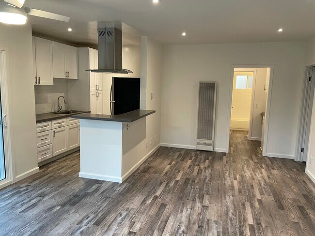 Kitchen & Living - 4032 Inglewood Blvd
