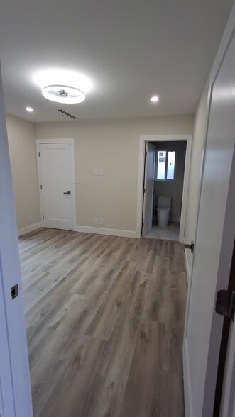 Building Photo - 4377 Charlemont Ave