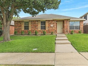 Building Photo - 4700 Brighton Dr