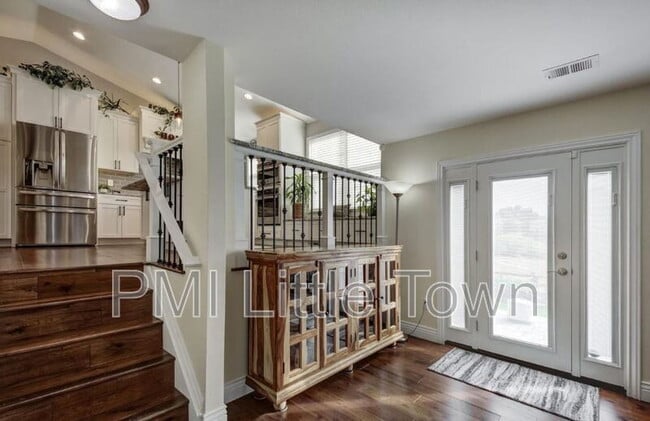 Building Photo - 16681 Martingale Dr