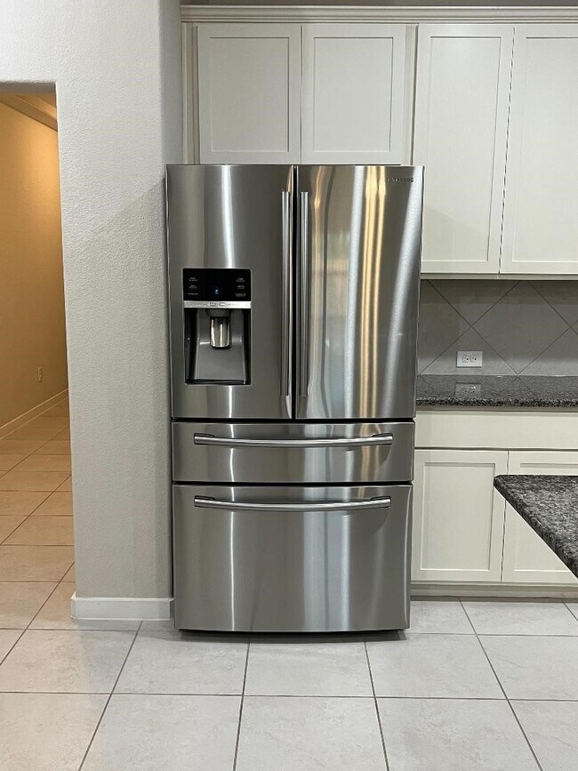 Building Photo - 218 Sintra Lk Wy