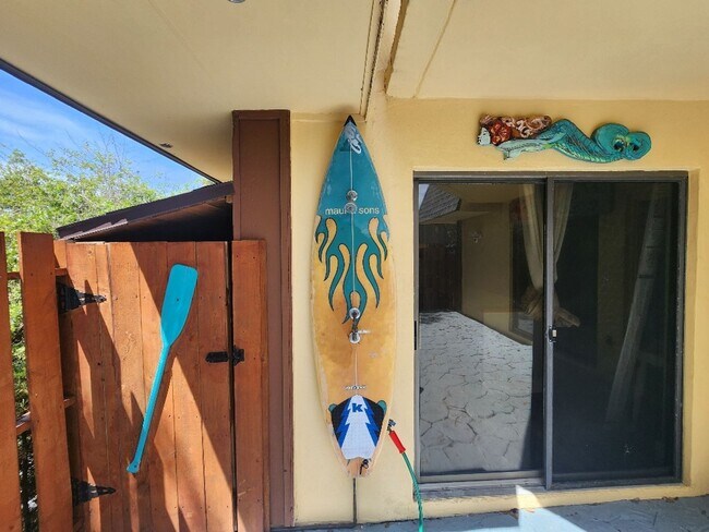 Building Photo - Charming Townhome in Cedar Dunes