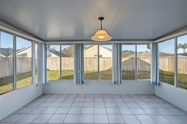 Building Photo - 844 Delfino Pl