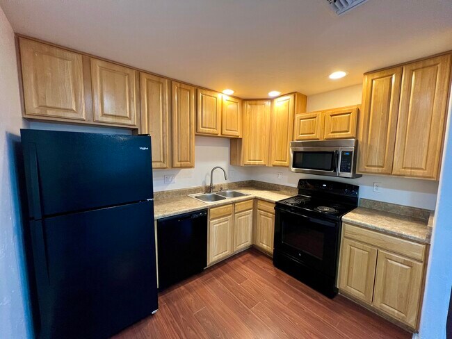 Kitchen - 3136 N Winstel Blvd