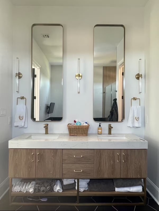 Building Photo - 8413 Benjamin St