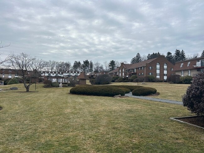 Building Photo - 18 Williamsburg Ct