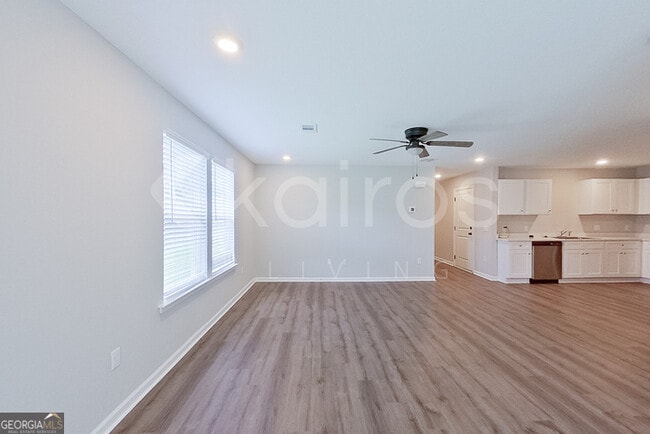 Building Photo - 52 Cottage Grove Dr