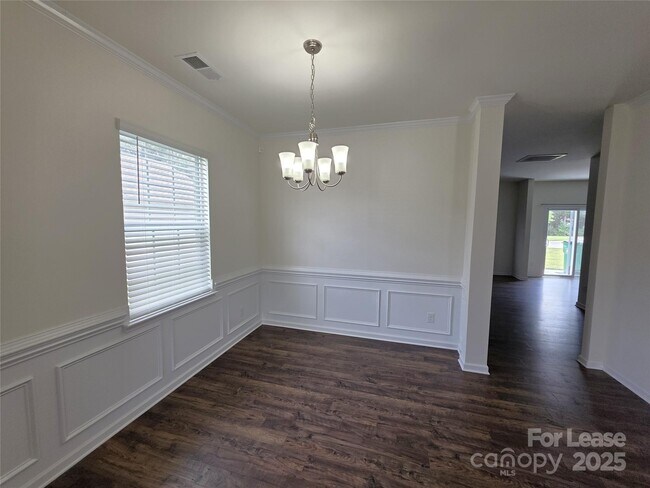 Building Photo - 2208 Apple Glen Ln