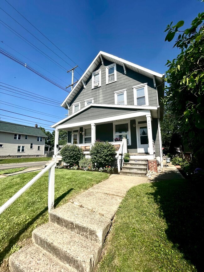 Building Photo - 2648 Deming Ave