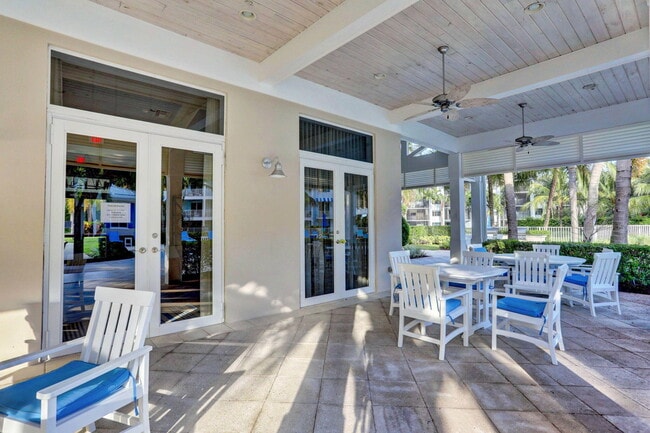 Building Photo - 444 Bay Colony Dr N