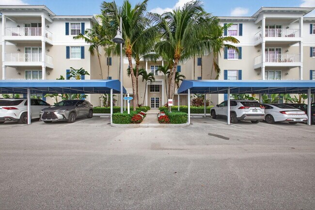 Building Photo - 834 Bay Colony Dr S