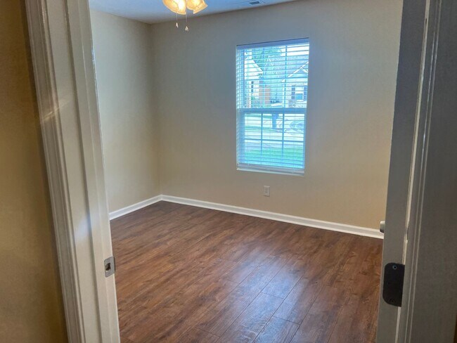 Building Photo - 3 bedroom 2 bath single family home for RENT!