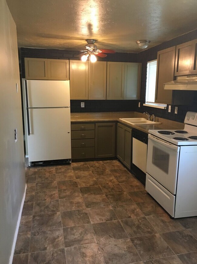 Building Photo - 6046 S 4000 W