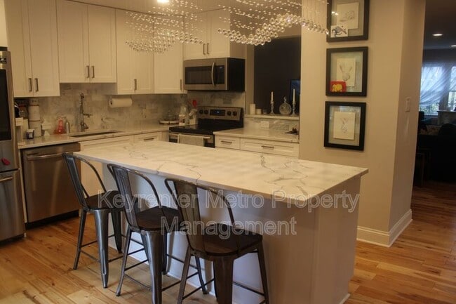 Building Photo - 201 Castleton Terrace
