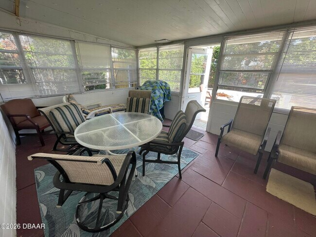Building Photo - 125 Lynnhurst Dr