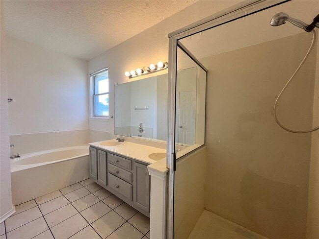 Building Photo - 1525 Natural Bridge Ln