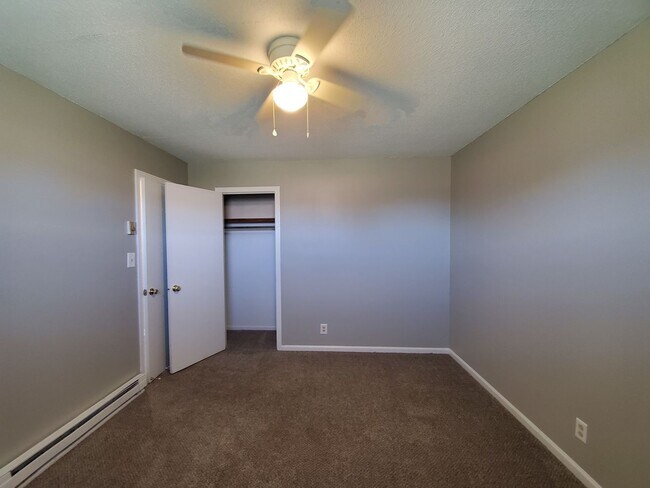 Building Photo - Tandy Drive Apartments