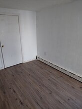 Building Photo - 586 Madison Ave