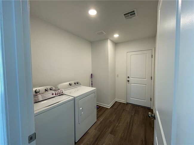 Building Photo - 2345 Tapatio Dr