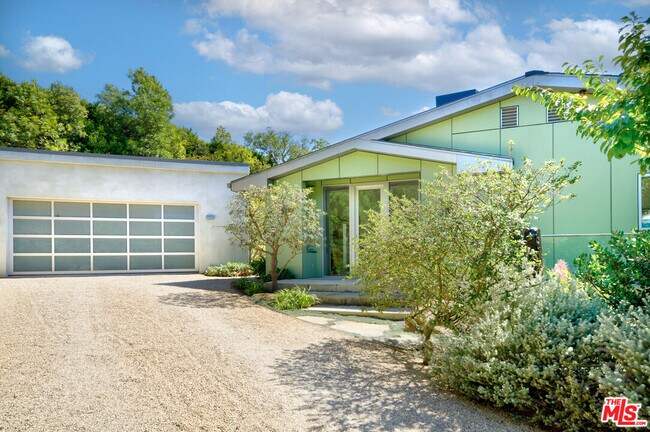 Building Photo - 6000 Philip Ave