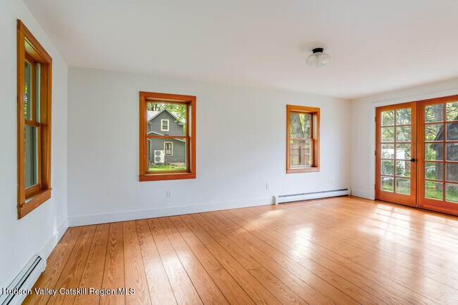 Building Photo - 334 Fish Creek Rd