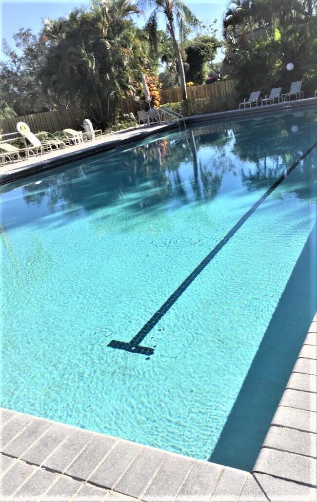 Building Photo - 2915 SW 22nd Cir