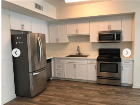 Building Photo - 12655 Bluff Creek Dr