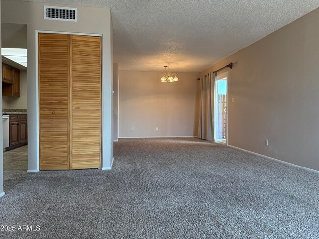 Building Photo - 2650 W Isabella Ave