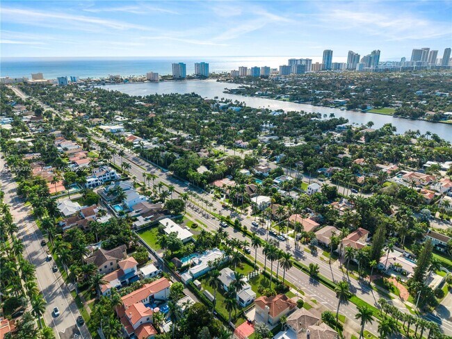 Building Photo - 1141 Hollywood Blvd