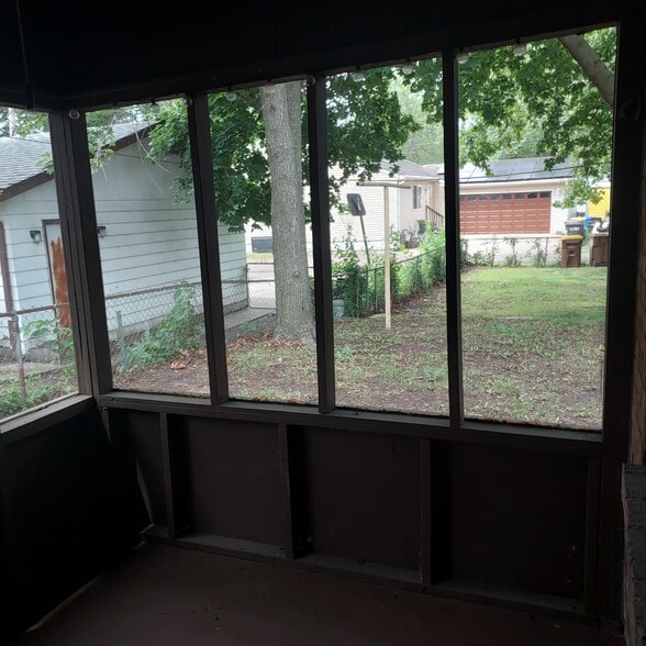 Building Photo - 1812 Kilburn Ave