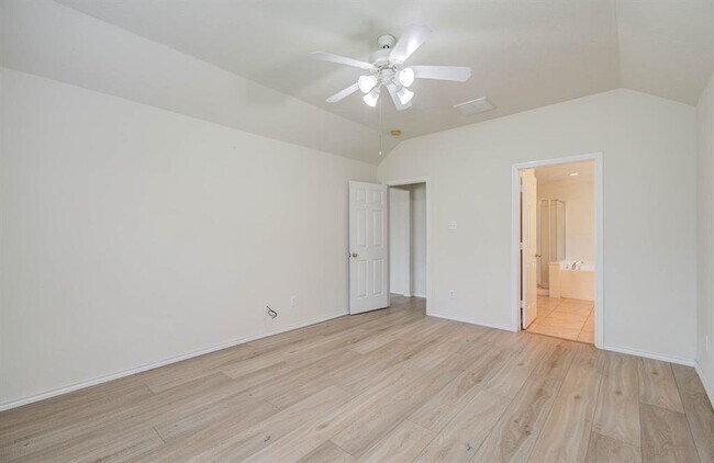 Building Photo - 12026 Parkers Hideaway Dr