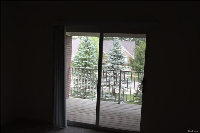 Building Photo - 16695 Carriage Way