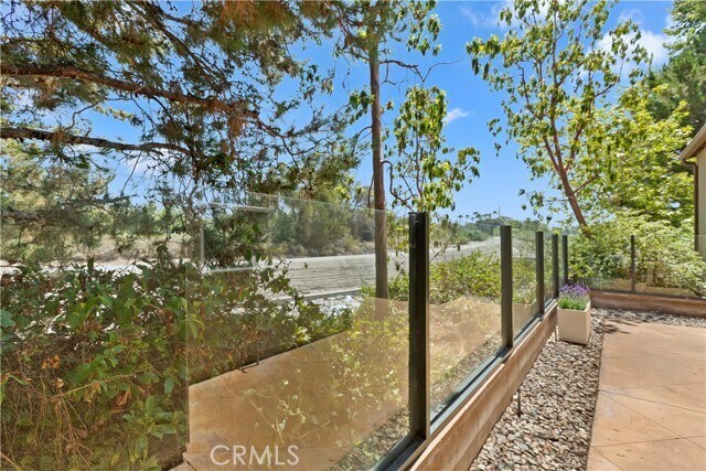 Building Photo - 57 Alevera St