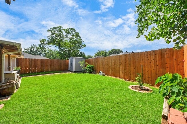 Building Photo - 9211 Autumn Harvest Dr