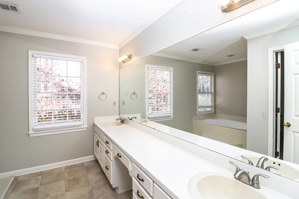 Building Photo - 1 Overlook