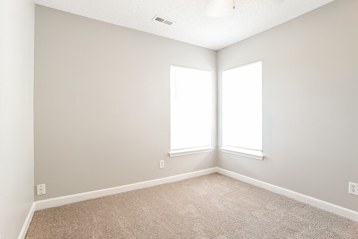Building Photo - 11833 Aubreywood Dr