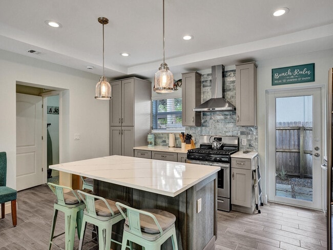 Building Photo - 937 SW 17th St