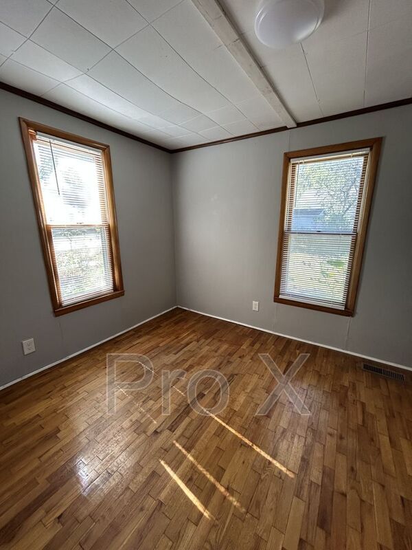 Building Photo - 311 E Kansas St