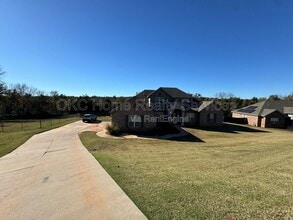 Building Photo - 5709 Asheville Wy