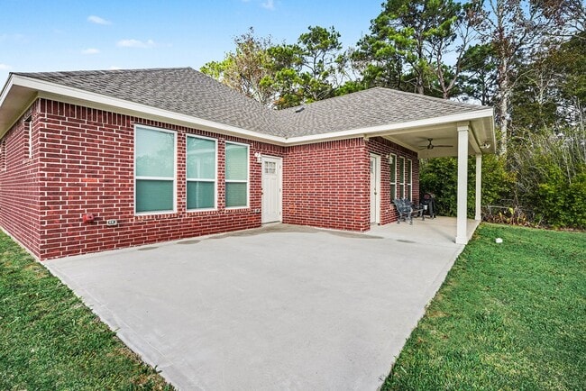 Building Photo - 3633 E Meadow Ln