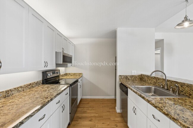Building Photo - 1630 S Harbor Way