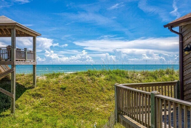 Building Photo - FURNISHED OFF-SEASON MONTHLY RENTAL-STARTING MID-SEPTEMBER '25 (CALL FOR AVAILABLE MONTHS)