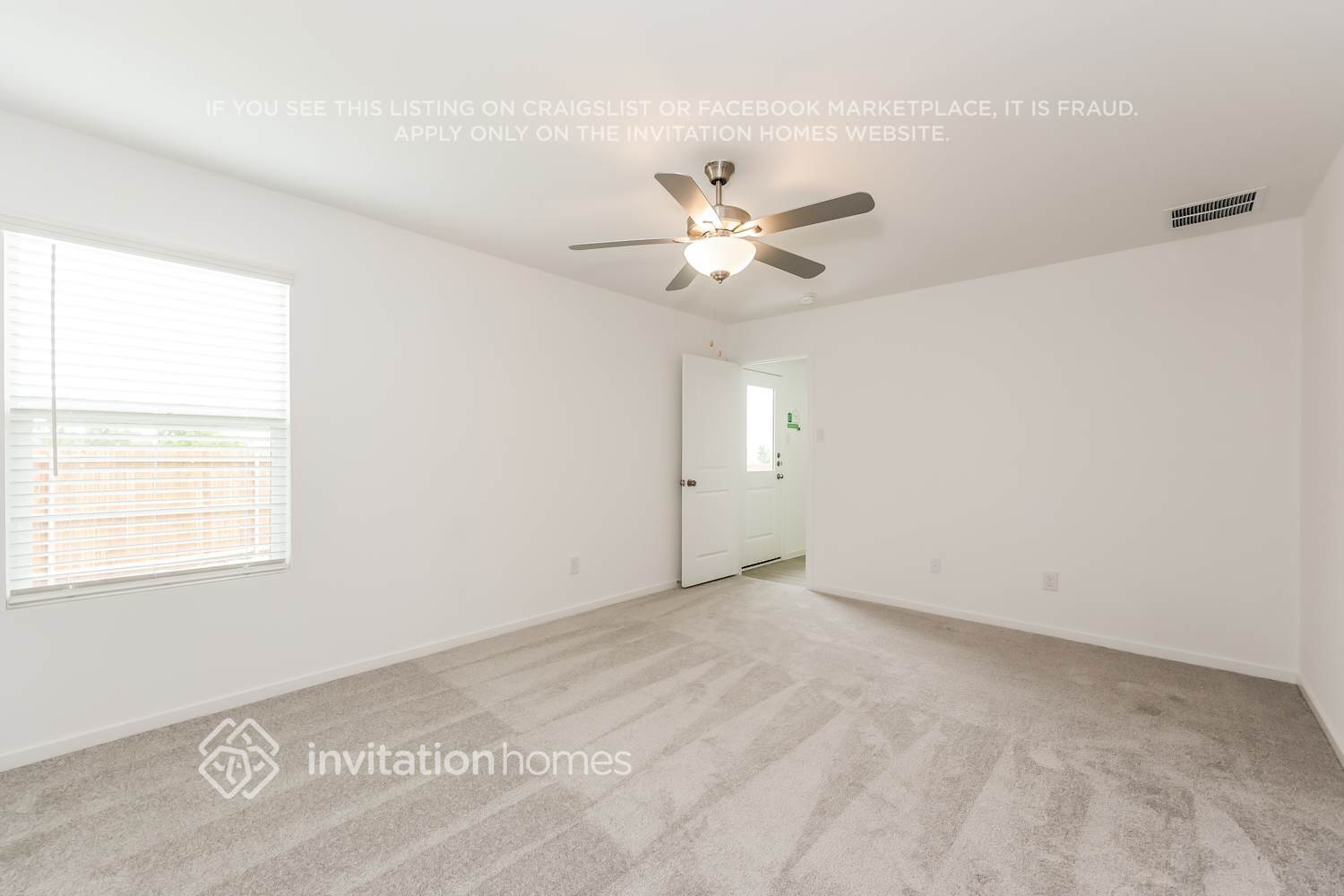 Building Photo - 2402 Fleming Dr