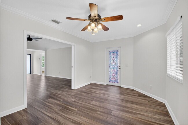 Building Photo - 1012 W Camino Real