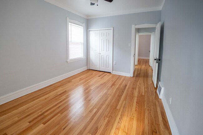 Building Photo - 1640 N Linder Ave