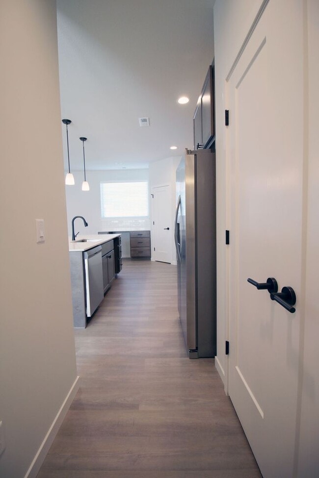 Building Photo - 2324 Lovie Ln